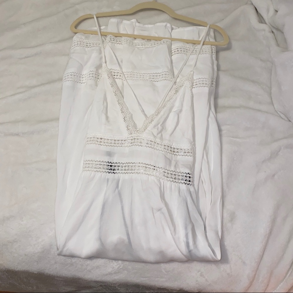 White maxi dress with adjustable straps - size m